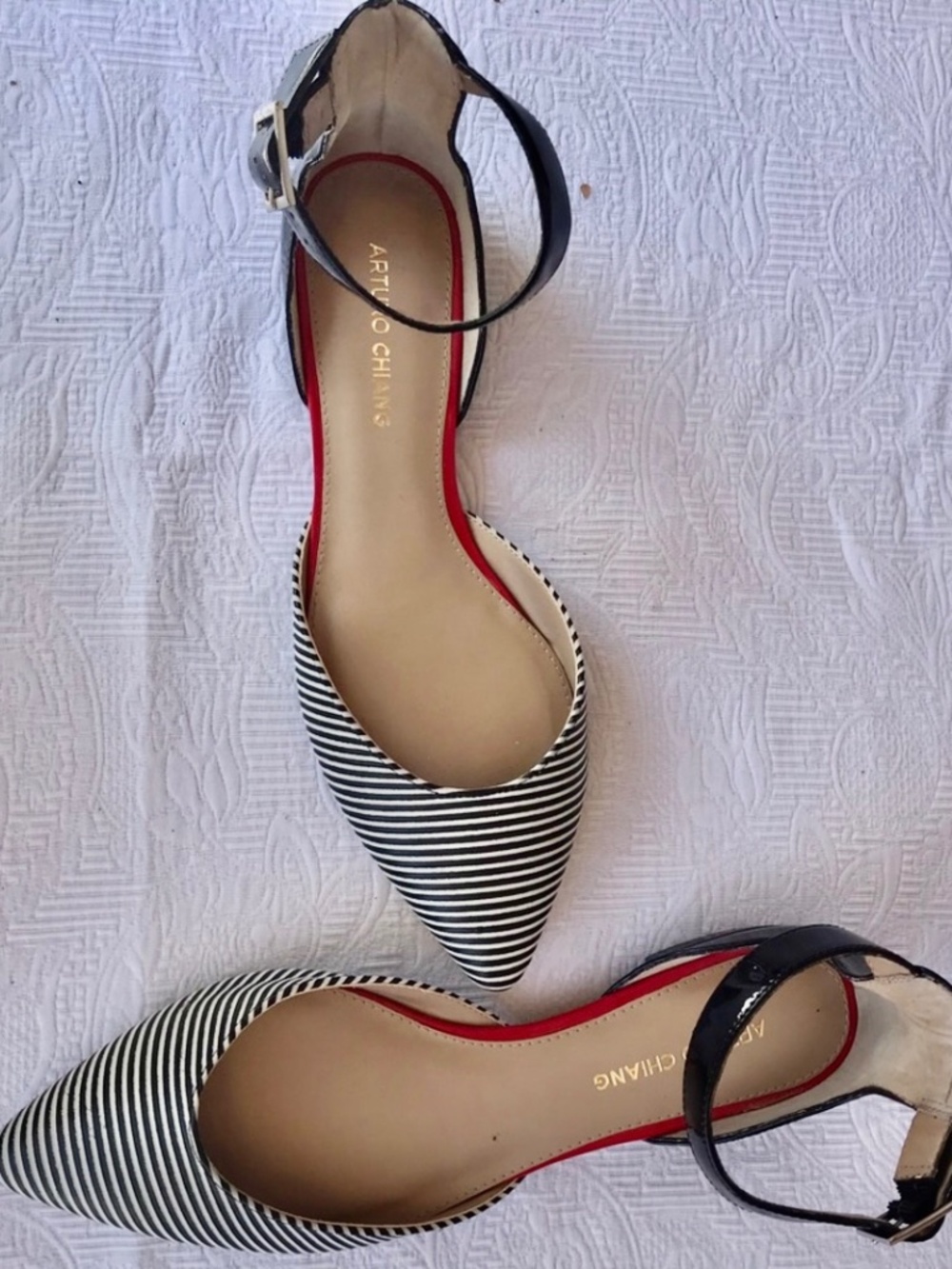 SAKS 5TH AVENUE Arturo Chiang ankle strap flats, gorgeous 9